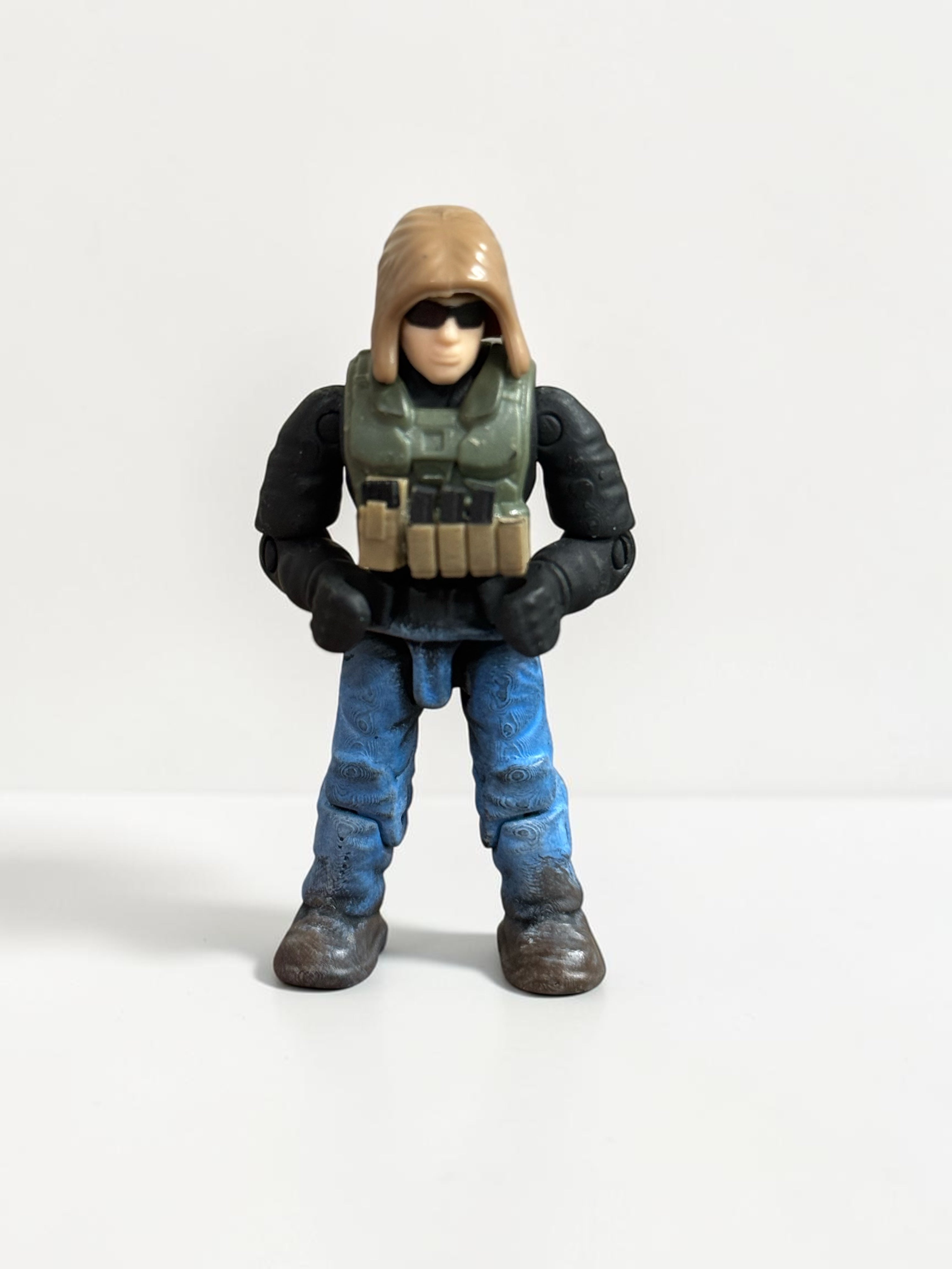4 Custom Figures