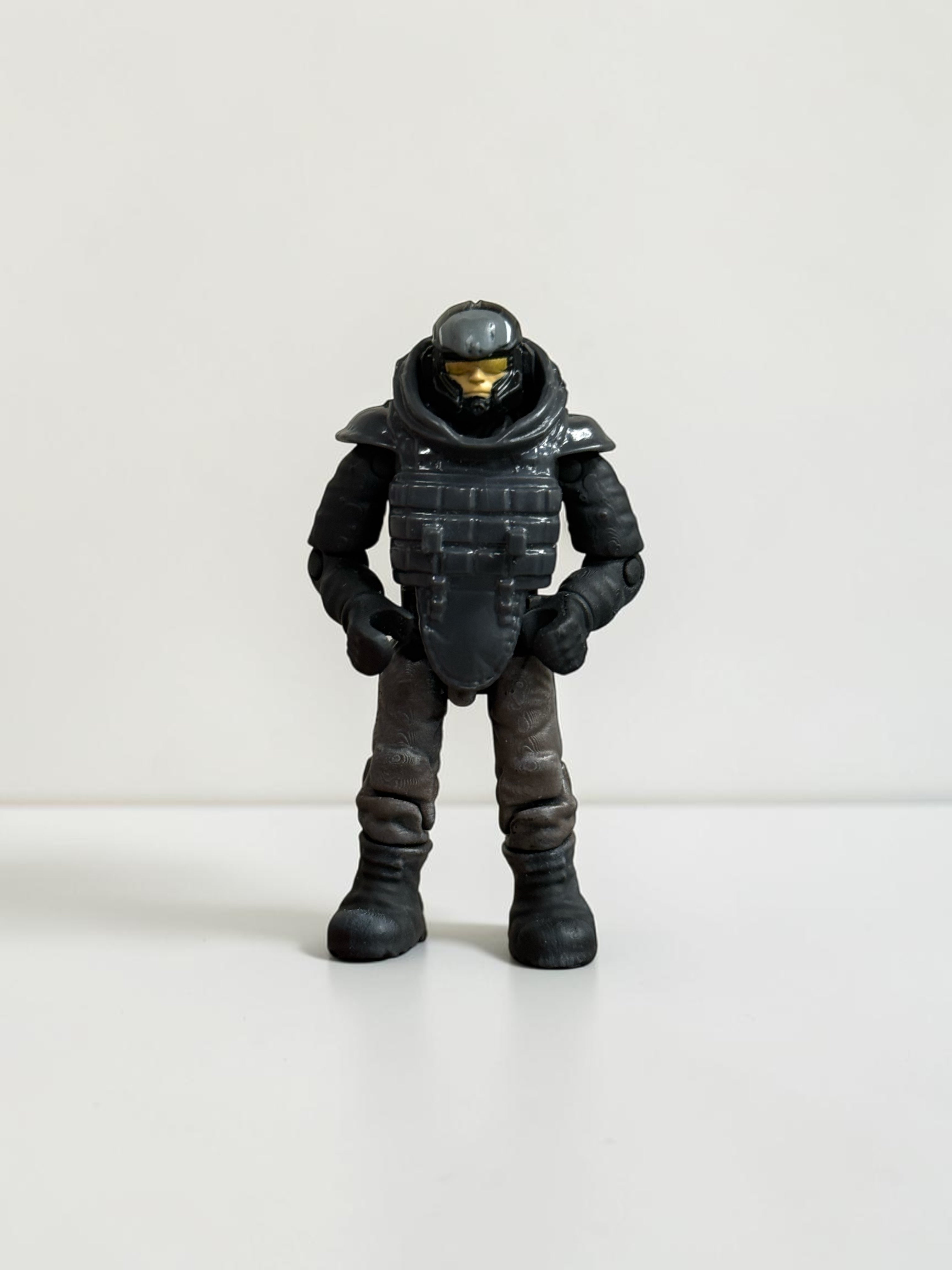 4 Custom Figures