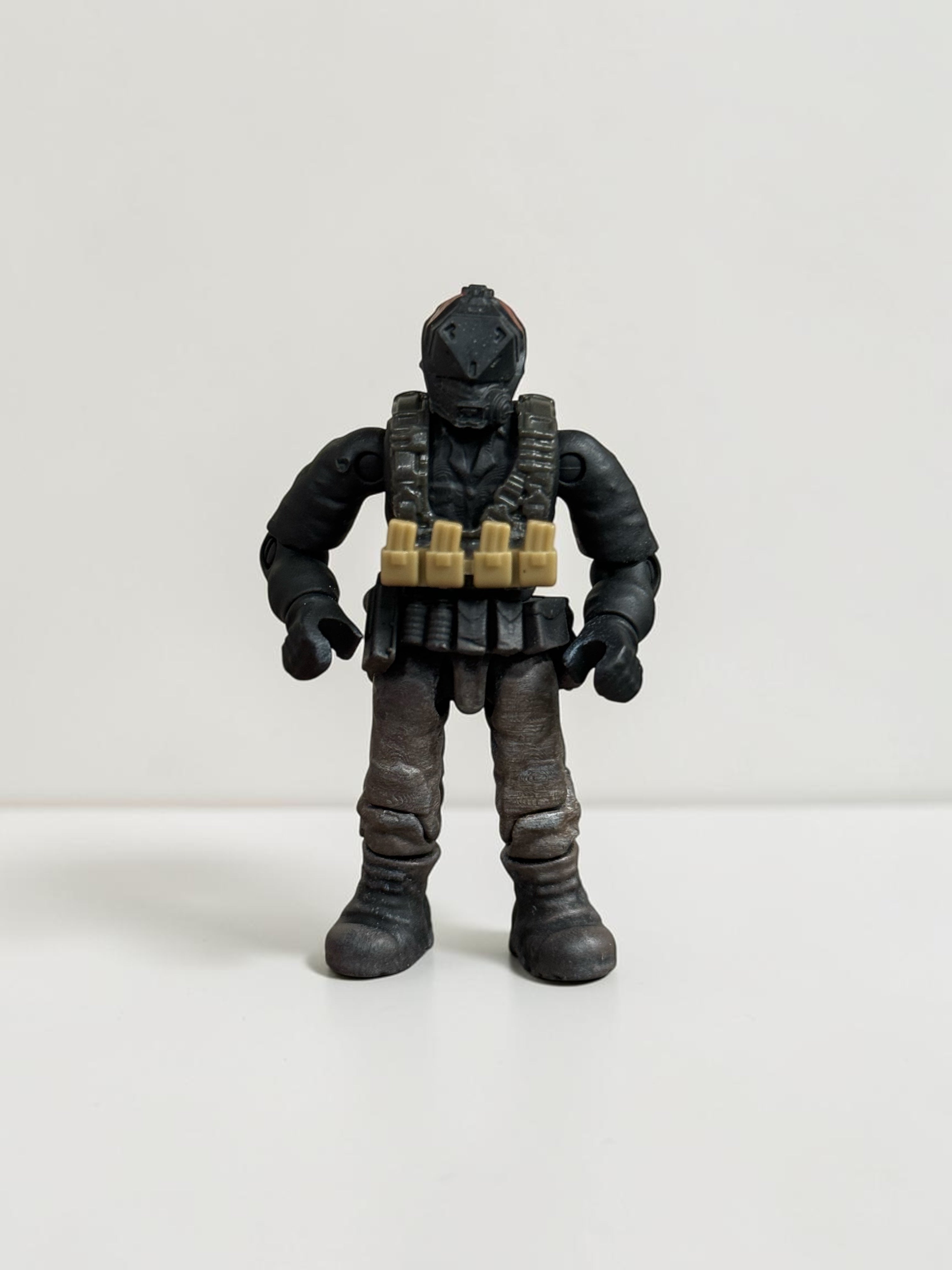 4 Custom Figures